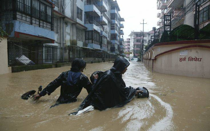 Σε 55 ανήλθαν οι νεκροί από τις πλημμύρες στο Νεπάλ