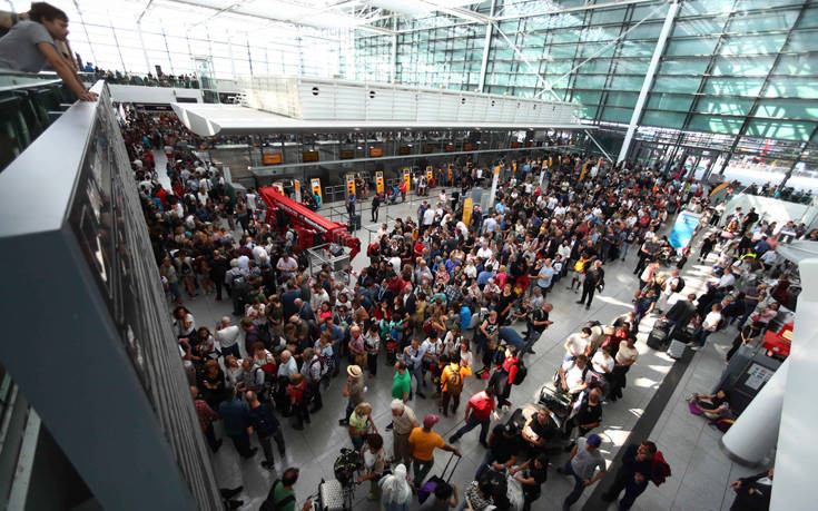 Επιβάτης ακύρωσε κατά λάθος 130 πτήσεις στο Μόναχο