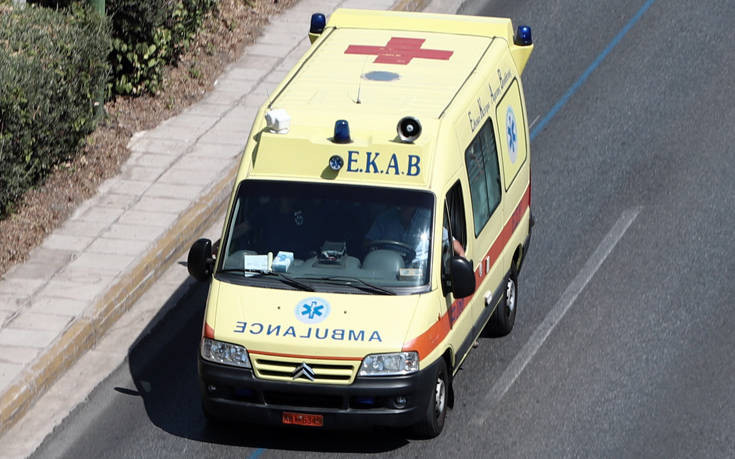 Θεσπρωτία: Πέθανε αβοήθητος σε παγκάκι περιμένοντας το  ασθενοφόρο που έφτασε μετά από 45 λεπτά