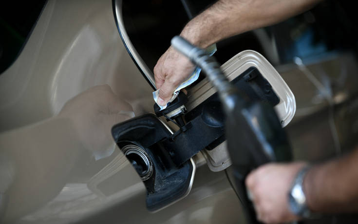 Εκτόξευση τιμών σε καύσιμα και πετρέλαιο: «Μπορεί να δούμε τις επόμενες ημέρες την βενζίνη στα 2,30 ευρώ το λίτρο»