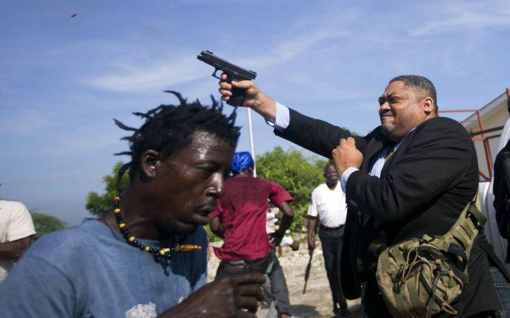 Γερουσιαστής άνοιξε… πυρ κατά διαδηλωτών στην Αϊτή