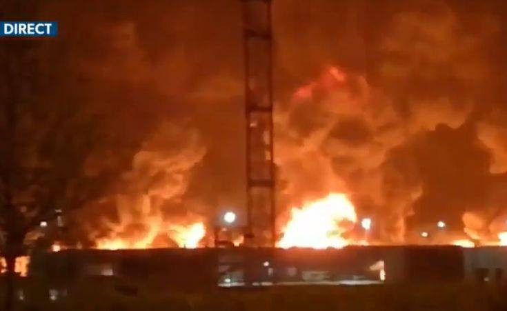 Μεγάλη φωτιά σε εργοστάσιο χημικών στη Γαλλία