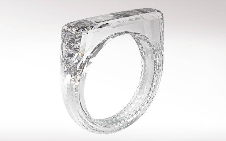Tο δαχτυλίδι που είναι φτιαγμένο μόνο από διαμάντι