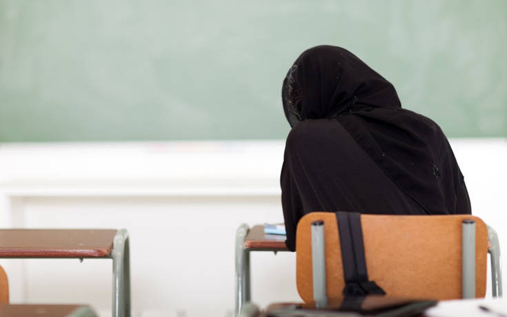 Διευθυντής Λυκείου έδιωξε μαθήτρια με μαντήλα στην Κύπρο