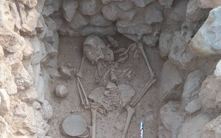 Άθικτος σκελετός γυναίκας βρέθηκε σε ανασκαφή στο Σίσι Λασιθίου