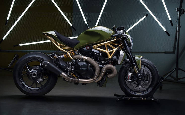 Μια Ducati καστομιά με έμφαση στον χρυσό