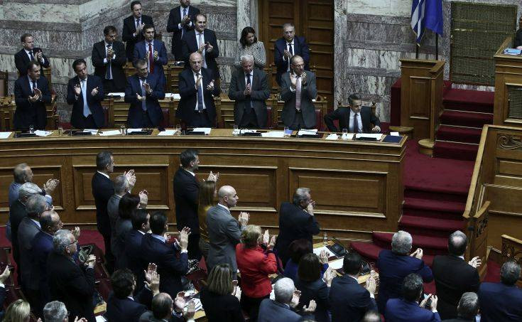 Συνταγματική αναθεώρηση: Ψηφίστηκε η εκλογή του ΠτΔ και η ψήφος των Ελλήνων του εξωτερικού