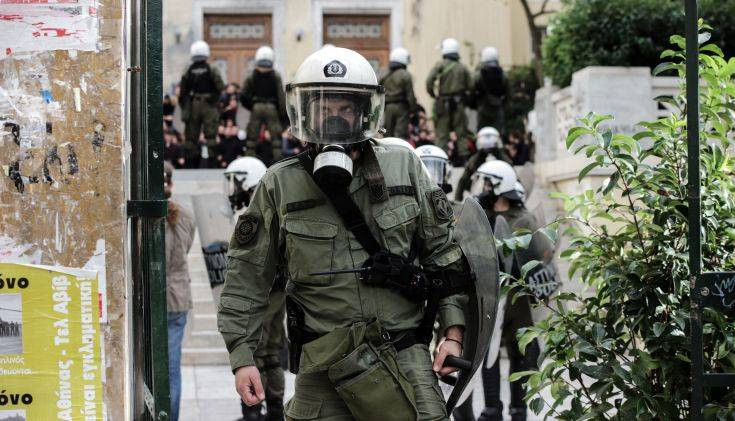 Πολυτεχνείο: Πορεία από αντιεξουσιαστές, κλειστή η Πατησίων στο ύψος της ΑΣΟΕΕ