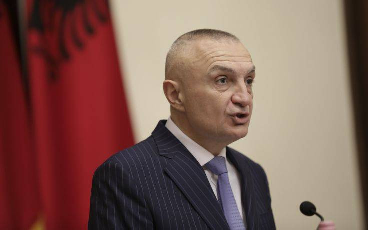 Αλβανία: Κάλεσμα από τον Πρόεδρο της Δημοκρατίας για τη διεξαγωγή δημοψηφίσματος