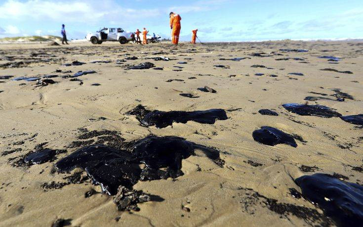 Έφτασε στο Ρίο ντε Τζανέιρο η πετρελαιοκηλίδα που είχε μολύνει ακτές της Βραζιλίας