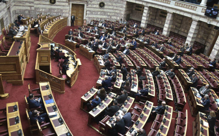 Στη Βουλή οι διατάξεις για νέο μισθολόγιο στο Δημόσιο και παροχές
