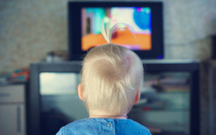 Η συνέπεια της παραμονής των μικρών παιδιών πολλές ώρες μπροστά σε οθόνες