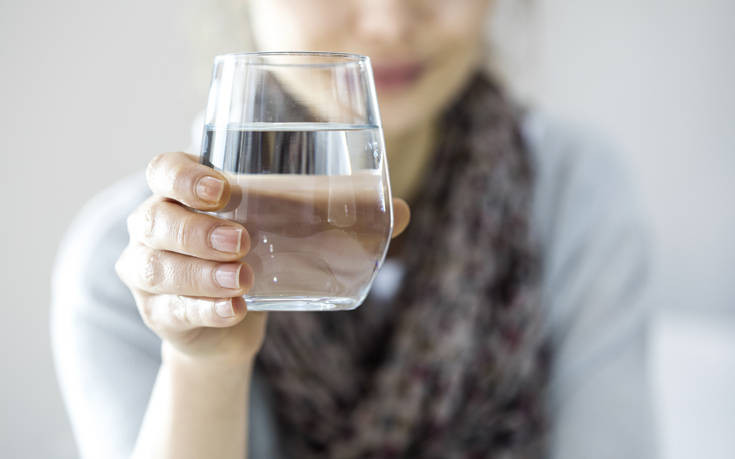 Τρία πράγματα που θα συμβούν στον οργανισμό σου αν πίνεις περισσότερο νερό