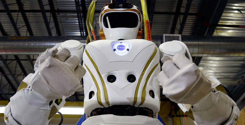 Τα ρομπότ θα μας πάρουν τις δουλειές και θα κατακτήσουν την ανθρωπότητα;