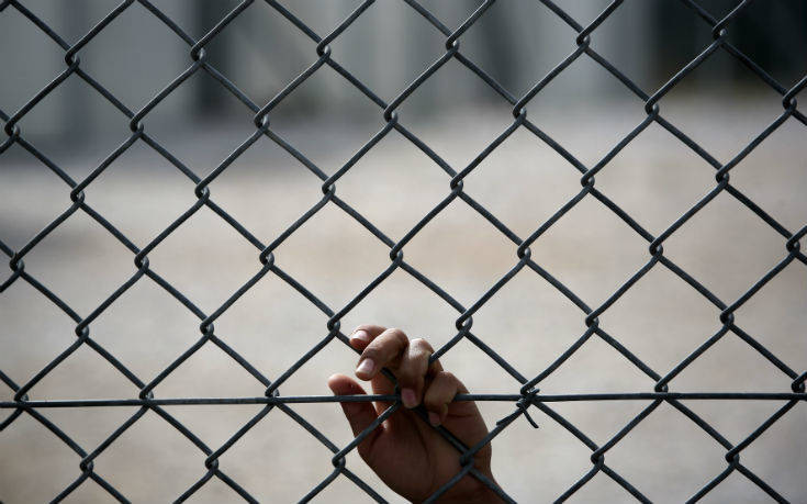 «Να σταματήσει η κράτηση ασυνόδευτων ανηλίκων σε τμήματα ή στην Αμυγδαλέζα»