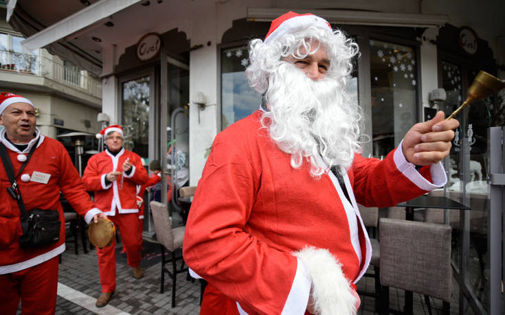 Ο Άγιος Βασίλης φέρνει λιγότερες εποχικές προσλήψεις αυτές τις γιορτές