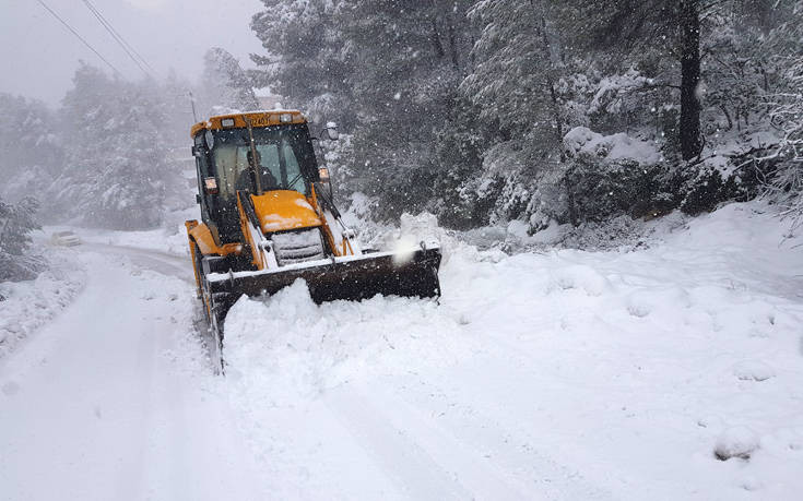 Κακοκαιρία Ζηνοβία: Οι περιοχές της Πελοποννήσου που αντιμετωπίζουν προβλήματα λόγω χιονιού και παγετού