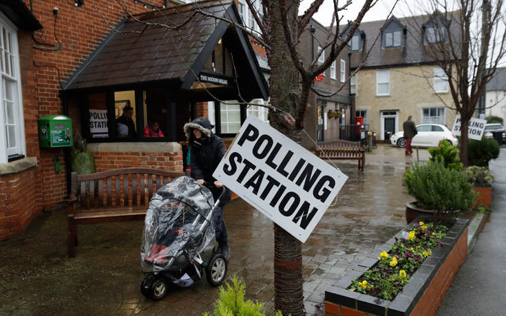 Εκλογές στη Βρετανία: Οι Τόρις «έσπασαν το κόκκινο τείχος» στα Μίντλαντς