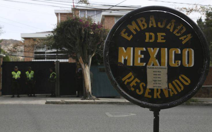 Η Βολιβία κατηγορεί Ισπανούς διπλωμάτες για προσπάθεια απομάκρυνσης καταζητούμενου συνεργάτη του Έβο Μοράλες