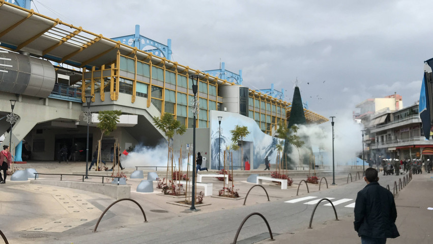 Συμπλοκές μεταξύ αστυνομικών κι αντιεξουσιαστών στον σταθμό ΗΣΑΠ στο Μαρούσι