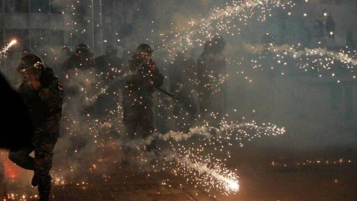 Νέες συγκρούσεις διαδηλωτών με αστυνομικούς στο κέντρο της Βηρυτού