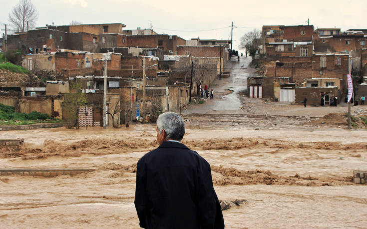 Φονικές πλημμύρες στο Ιράν: Τουλάχιστον τρεις νεκροί