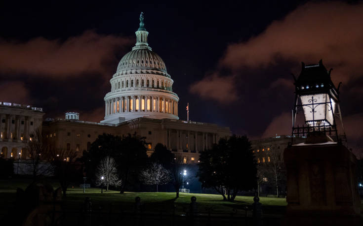 Μαζεύονται «σύννεφα» πάνω από τον Λευκό Οίκο λόγω των επιπτώσεων στην οικονομία