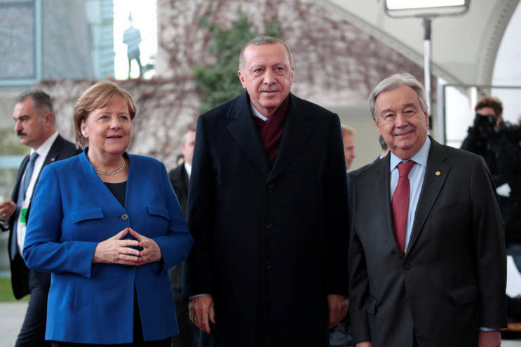 Διάσκεψη Βερολίνου: Μέρκελ και Ερντογάν επιβεβαιώνουν την καλή σχέση μεταξύ τους