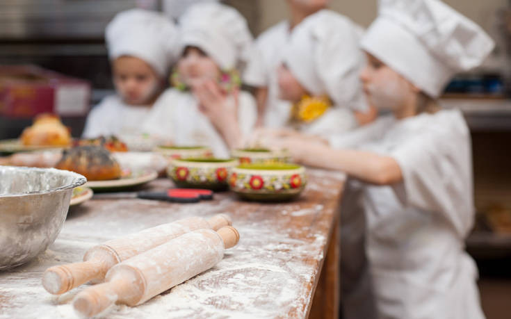 Μάγειρες 4 ετών στη Θεσσαλονίκη μαθαίνουν την ποντιακή κουζίνα