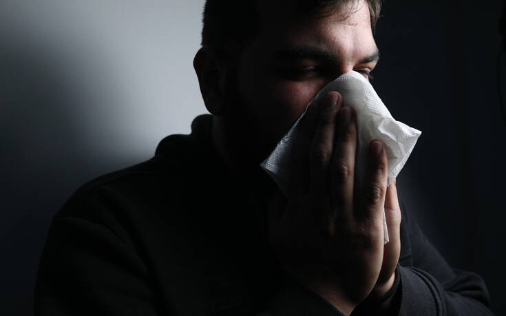 Οι ειδικοί προειδοποιούν: Αναμένεται τσουνάμι γρίπης &#8211; Πιθανά τα 100.000 κρούσματα τη μέρα τον Ιανουάριο