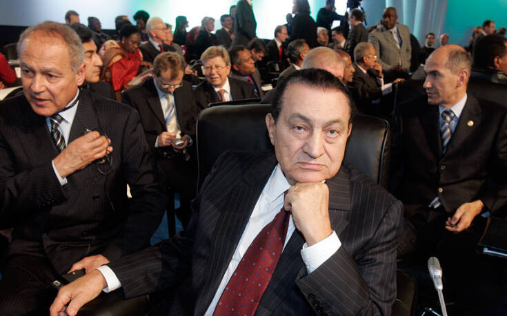 Χόσνι Μουμπάρακ: Τριήμερο πένθος στην Αίγυπτο, αύριο η κηδεία του πρώην προέδρου