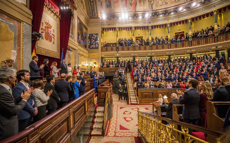 Η παρουσία του βασιλιά στο Ισπανικό Κοινοβούλιο δίχασε το σώμα