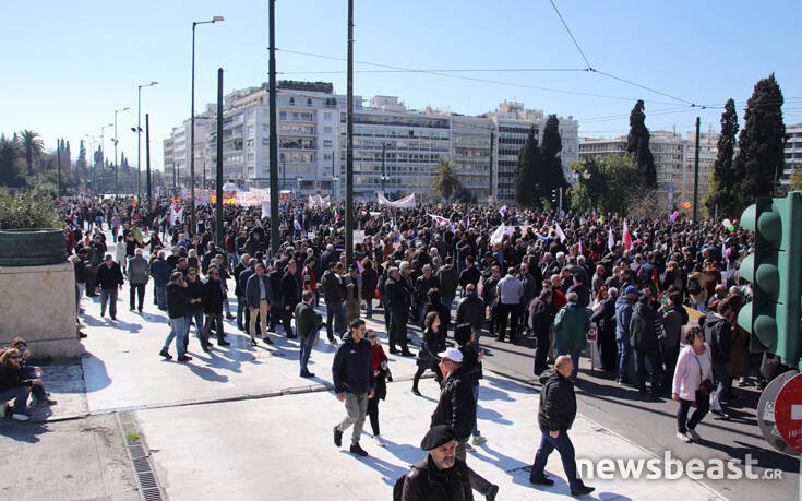 Άνοιξαν οι δρόμοι στο κέντρο της Αθήνας, ολοκληρώθηκαν οι απεργιακές κινητοποιήσεις