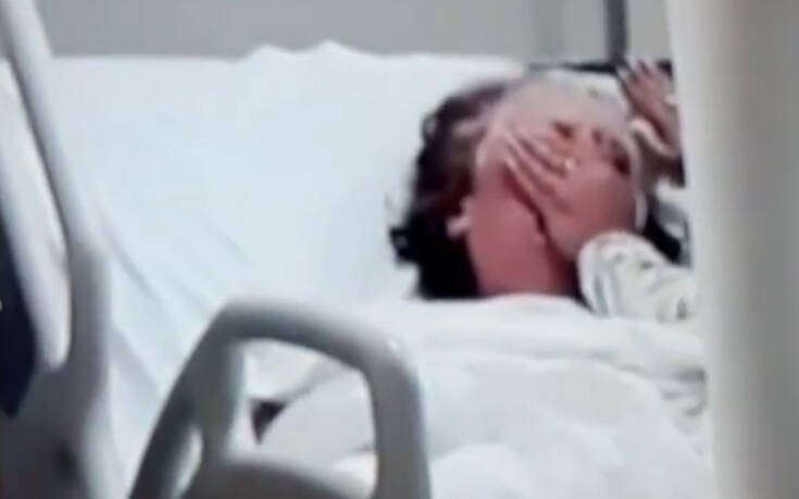 Σοκαριστικό βίντεο: Γυναίκα κατηγορείται πως επιχείρησε να πνίξει την άρρωστη μητέρα της στο κρεβάτι του νοσοκομείου