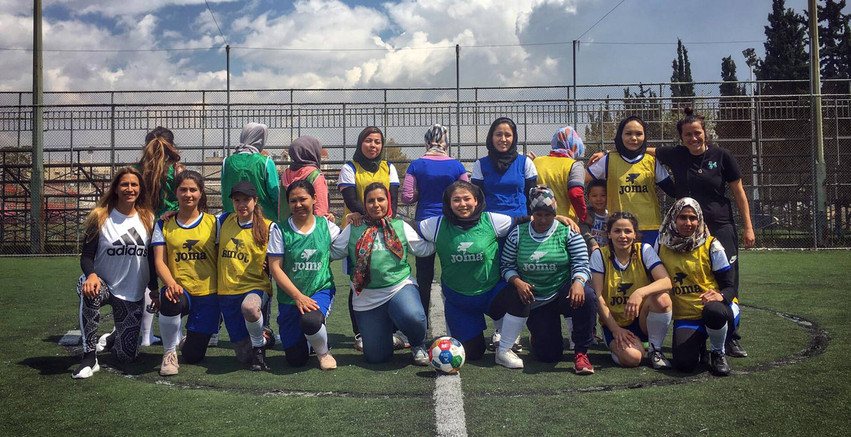 Η αγάπη για το ποδόσφαιρο ένωσε 14 γυναίκες πρόσφυγες και δημιούργησε την Hestia FC