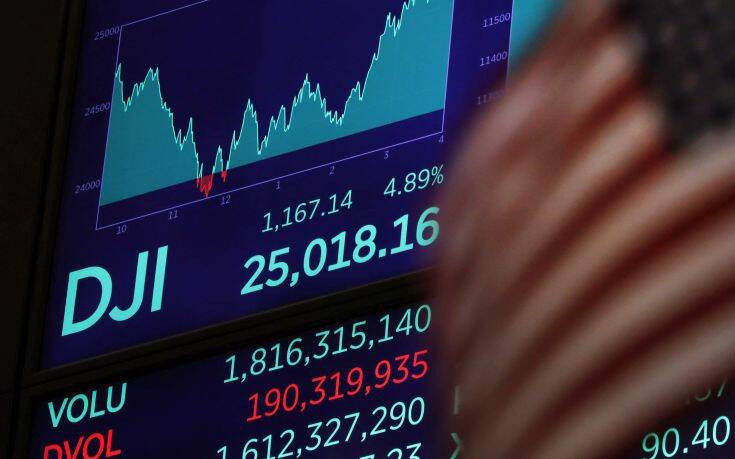 Ο Dow Jones βυθίστηκε σε επίπεδα χαμηλότερα από όταν ανέλαβε την προεδρία ο Ντόναλντ Τραμπ