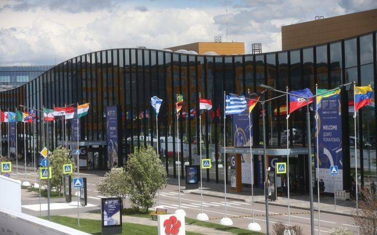 Αναβάλλεται το Παγκόσμιο Οικονομικό Φόρουμ της Αγίας Πετρούπολης λόγω κορονοϊού