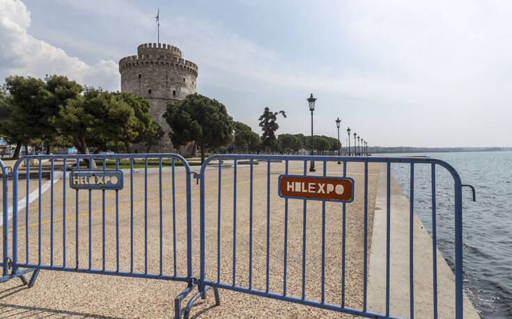 Άδεια και με κιγκλιδώματα η Νέα Παραλία Θεσσαλονίκης – Ζέρβας: Έχουμε το κίνημα «δεν κολλάω»