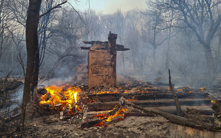 Σκηνές αποκάλυψης από τη φωτιά στο Τσέρνομπιλ