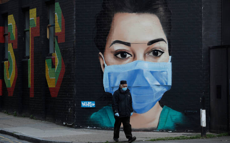 Νέα περιοριστικά μέτρα ανακοινώνει ο Μπόρις Τζόνσον – Ένα βήμα από το lockdown η χώρα, δουλειά από το σπίτι