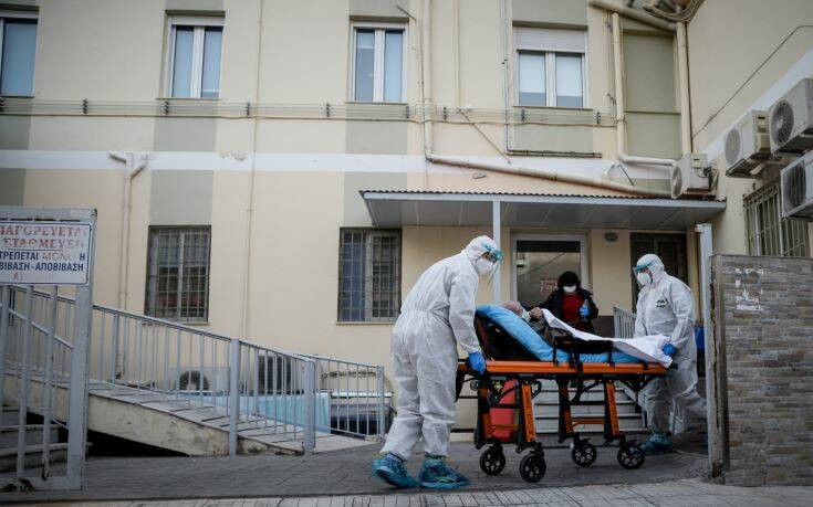 Κορονοιός: Συναγερμός μετά τους τρεις νεκρούς και τα δεκάδες κρούσματα σε δύο κλινικές σε Περιστέρι και Ελληνικό