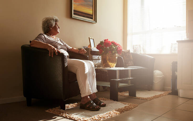 Κορονοϊός: Τι πρέπει να προσέχουν οι ηλικιωμένοι τώρα που είναι μόνοι τους σπίτι
