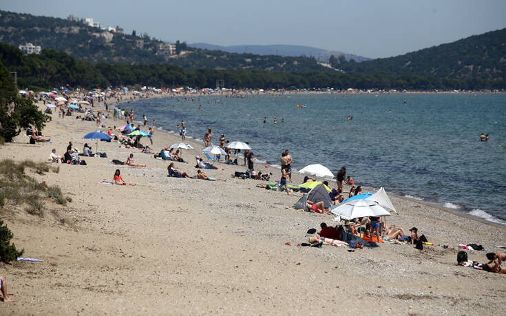 Ανοίγουν οι παραλίες στη Θεσσαλονίκη, τρέχουν οι ιδιοκτήτες των beach bars