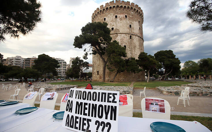 Θεσσαλονίκη: Έστρωσαν το τραπέζι για&#8230; τους πολιτικούς αρχηγούς μπροστά στον Λευκό Πύργο