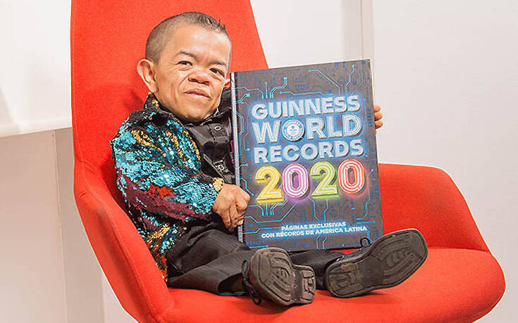 Ρεκόρ Γκίνες για τον πιο κοντό άνθρωπο στον κόσμο: Ύψος 72,1 εκατοστά και μεγάλη καρδιά