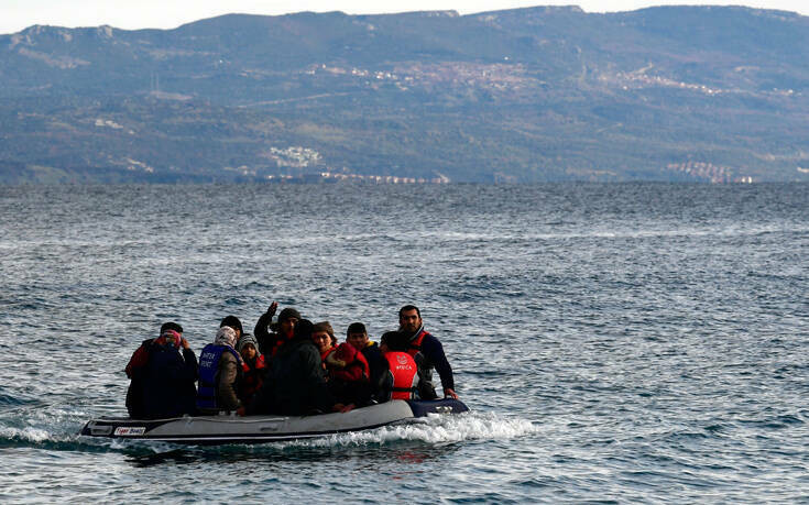 Βάρκα με 19 πρόσφυγες και μετανάστες έφτασε τα ξημερώματα στη Λέσβο