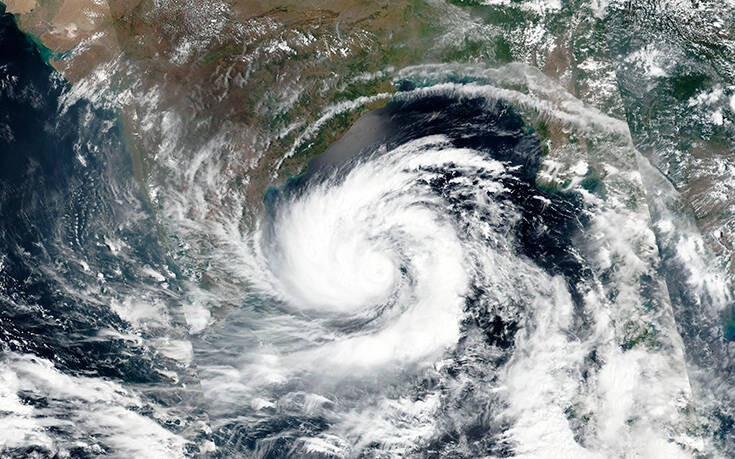Ο σούπερ κυκλώνας Αμφάν έτοιμος να «χτυπήσει» Ινδία και Μπανγκλαντές