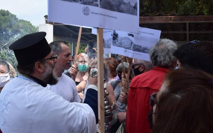 Ένταση σε εκκλησία στην Ηλιούπολη μεταξύ πιστών και διαδηλωτών