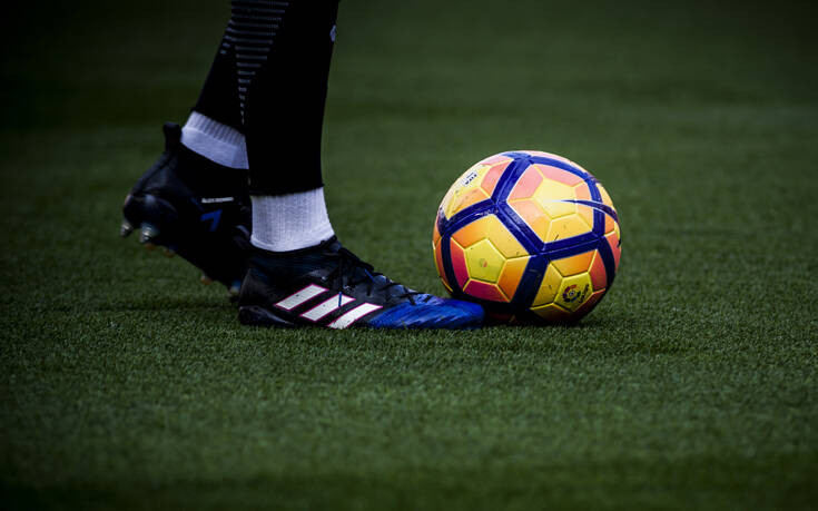Κανονισμός της ΕΠΟ απαγορεύει σε ταλαντούχους μετανάστες ποδοσφαιριστές να ενταχθούν σε ομάδες