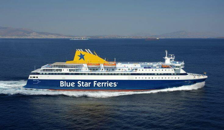 Το «Blue Star Chios» κατευθύνεται στο Λαύριο για να αποβιβάσει τραυματισμένο μέλος του πληρώματος